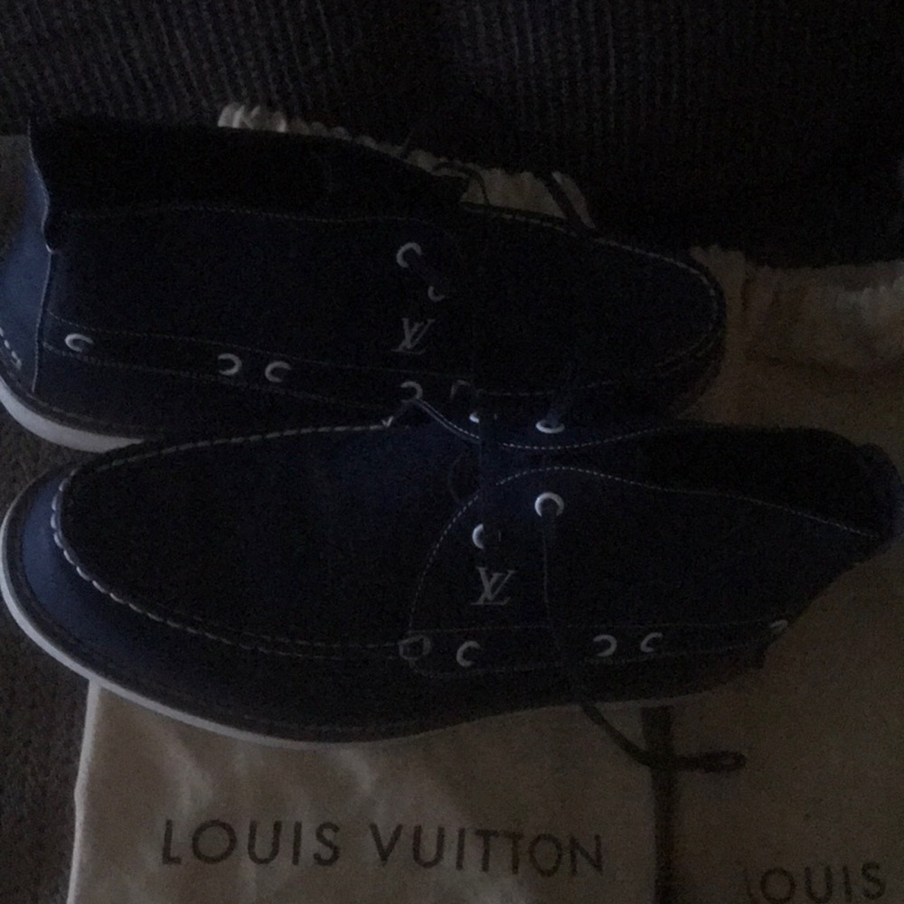 Shoes - Picture 3 of 4